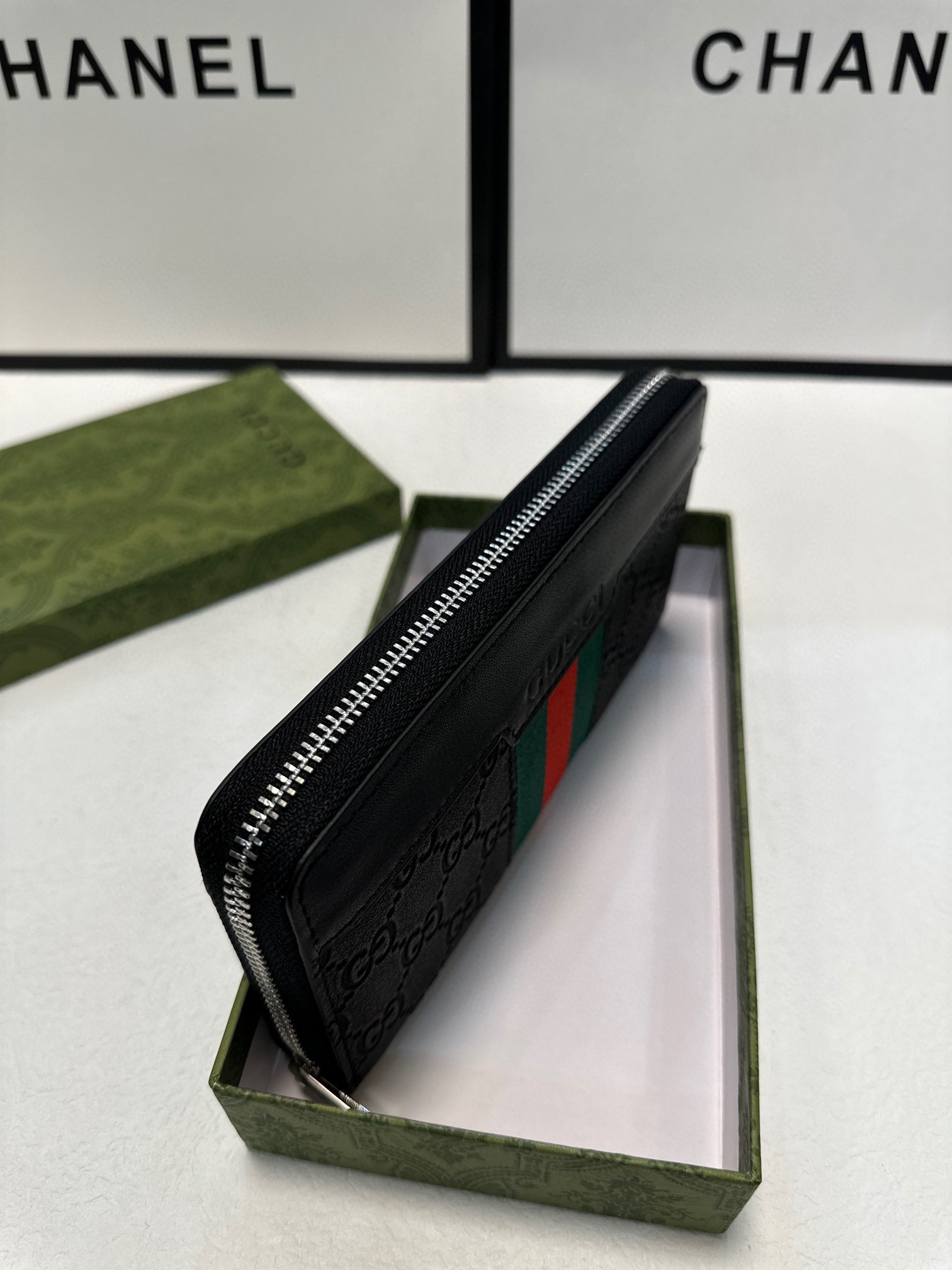 グッチの新作メンズコピー財布偽物 144913N級品