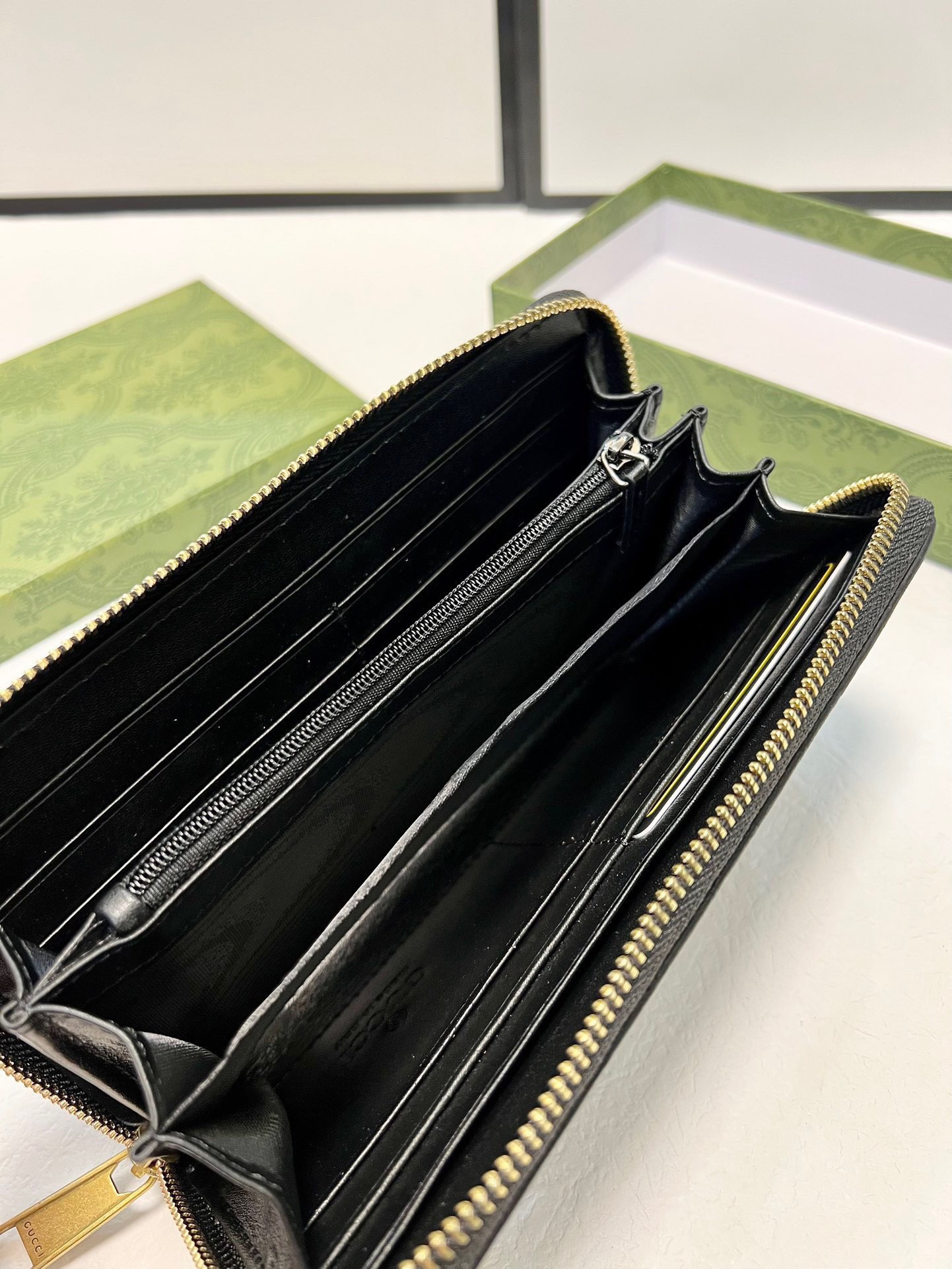 グッチ新作メンズ激安スーパーコピー長財布 144914品質保証