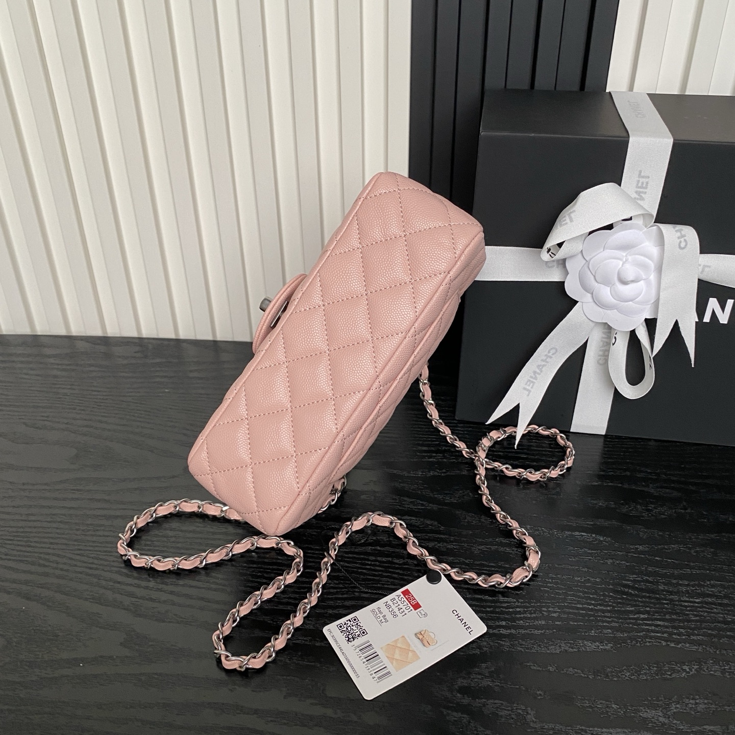 弊店では新着シルバーチェーン絶妙なピンクシャネルハンドバッグコピー 145916最高級
