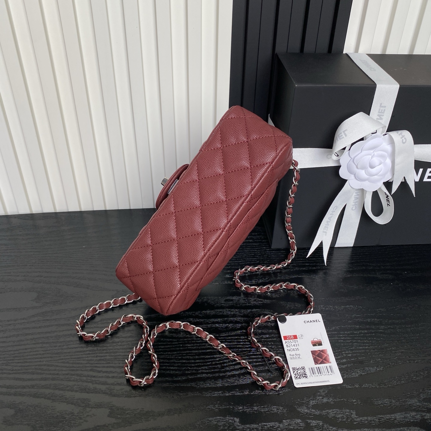 2025新品シルバーチェーンシャネルバッグ 25B ダブルC 絶妙なハンドル 145917通販