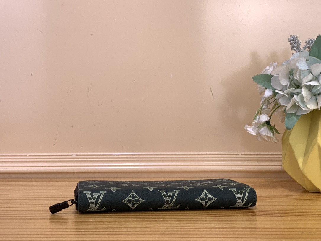 2025最新信頼が できる老舗ですルイヴィトン財布モノグラムコピージッピー 146444高い品質