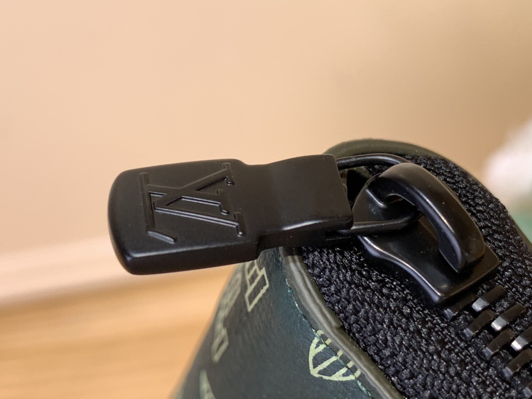 2025最新信頼が できる老舗ですルイヴィトン財布モノグラムコピージッピー 146444最高級