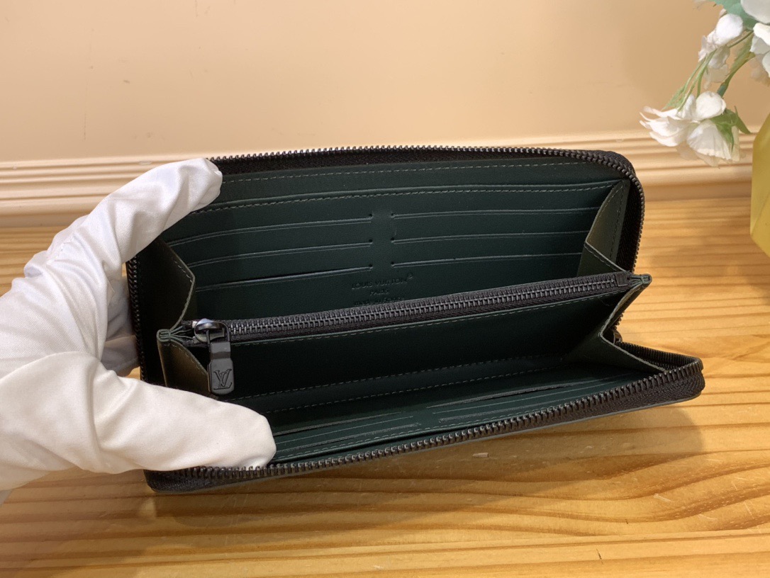 2025最新信頼が できる老舗ですルイヴィトン財布モノグラムコピージッピー 146444代引きを販売