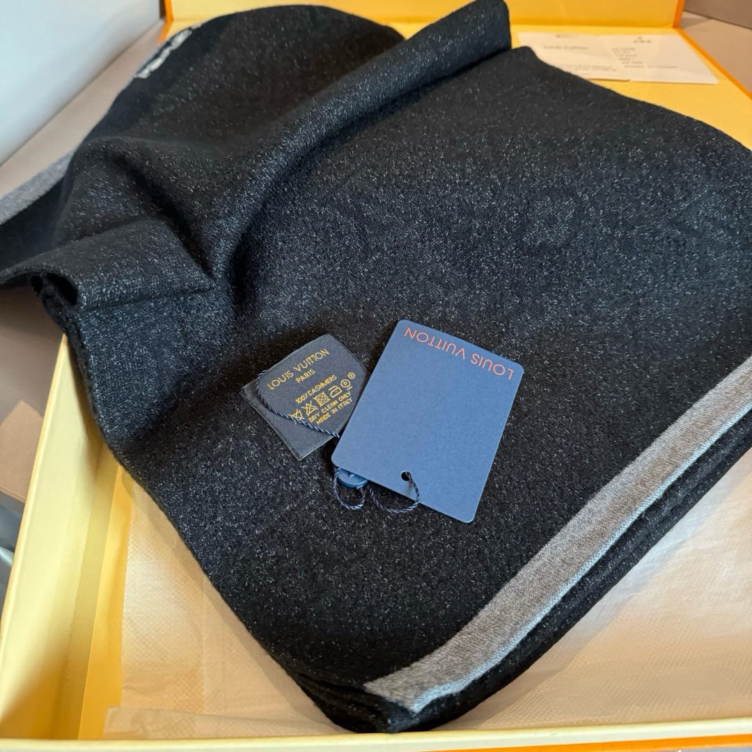 2025年新作ルイヴィトンマフラーコピー激安N級品スカーフと帽子のセットが発売 146688人気