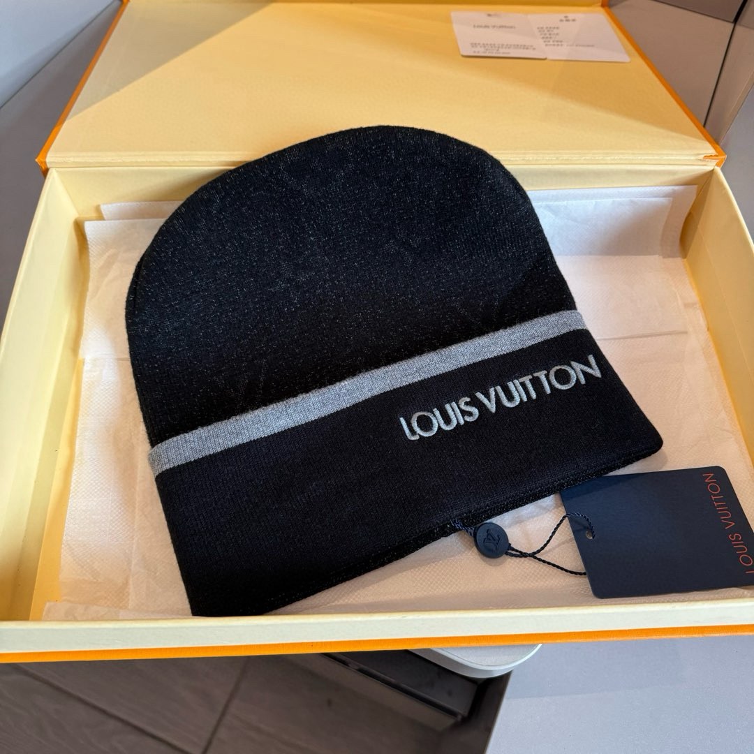2025年新作ルイヴィトンマフラーコピー激安N級品スカーフと帽子のセットが発売 146688最高級