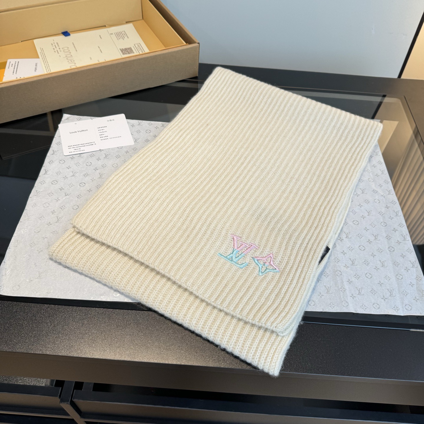 ルイヴィトン偽物マフラーコピー新定番スカーフと帽子のセット品質保証！ 146691高い品質