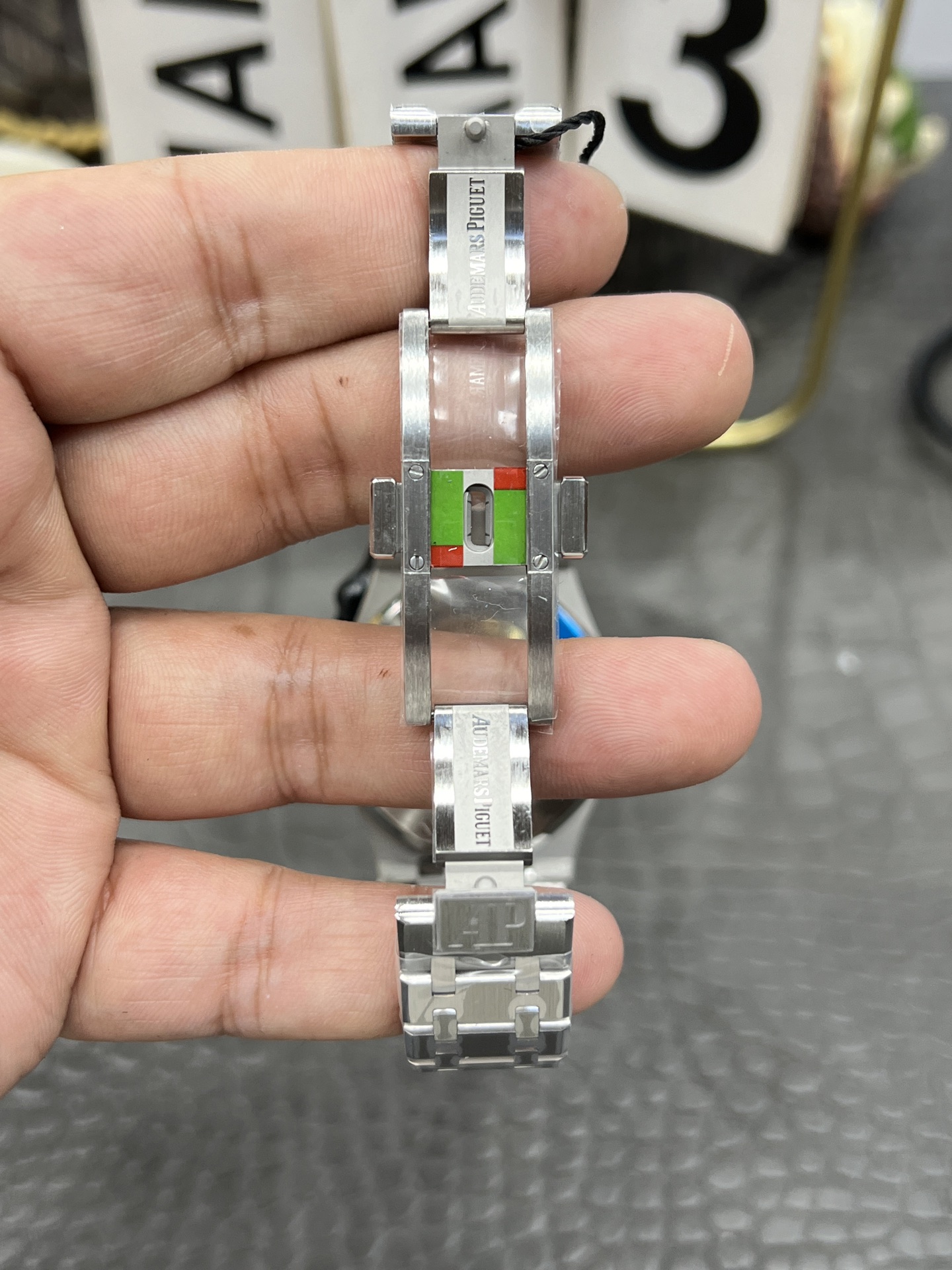 世界では激安オーデマピゲスーパーコピー時計ロイヤルオーク15400シリーズ 174991代引きを販売