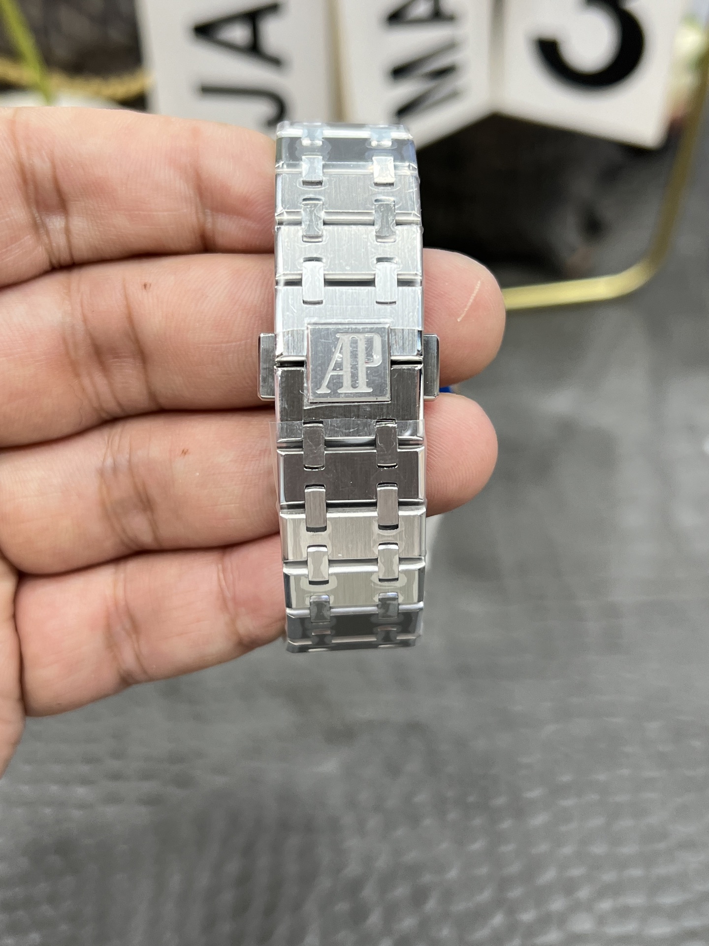 世界では激安オーデマピゲスーパーコピー時計ロイヤルオーク15400シリーズ 174991品質保証