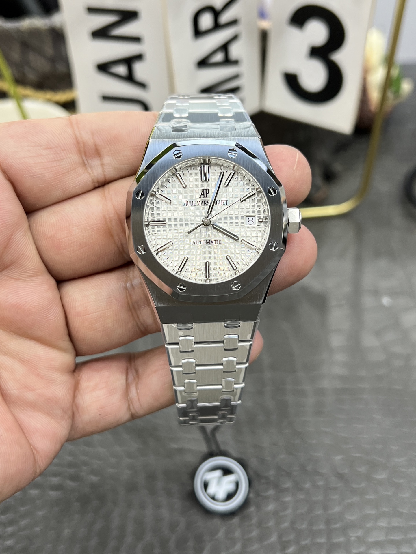 世界では激安オーデマピゲスーパーコピー時計ロイヤルオーク15400シリーズ 174991