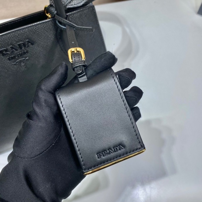 最新の海外ブランドプラダバッグトートバッグコピーの売れ筋黒新色 1BA156N級品