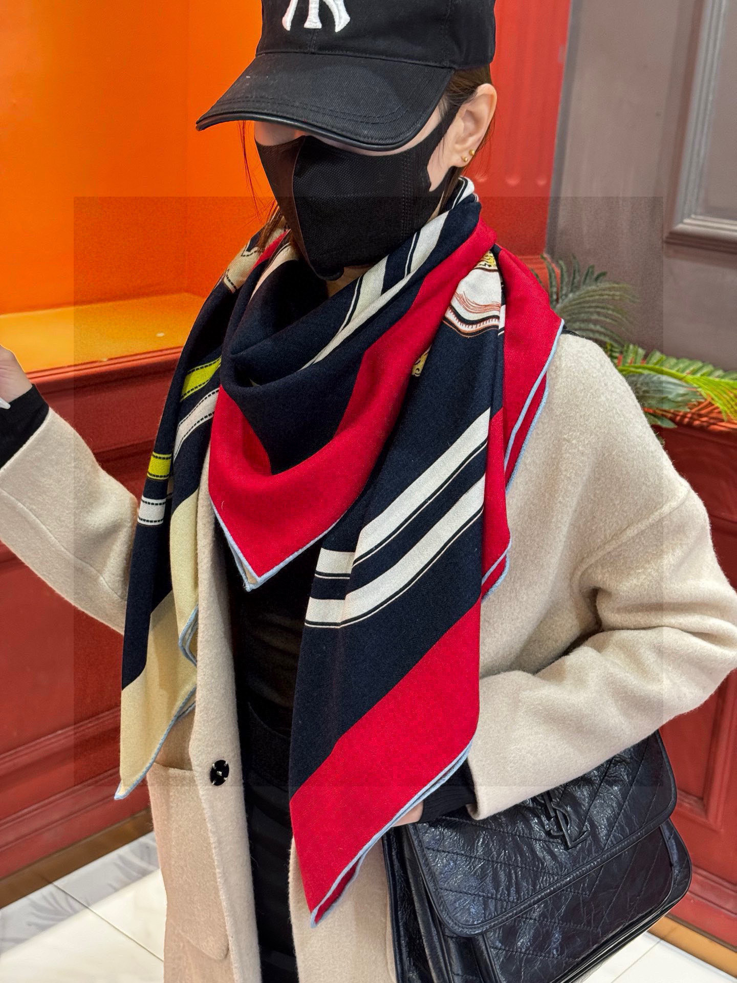 エルメスマフラーコピー新商品ブライドル両面カシミアスクエアスカーフ 215881品質保証！通販