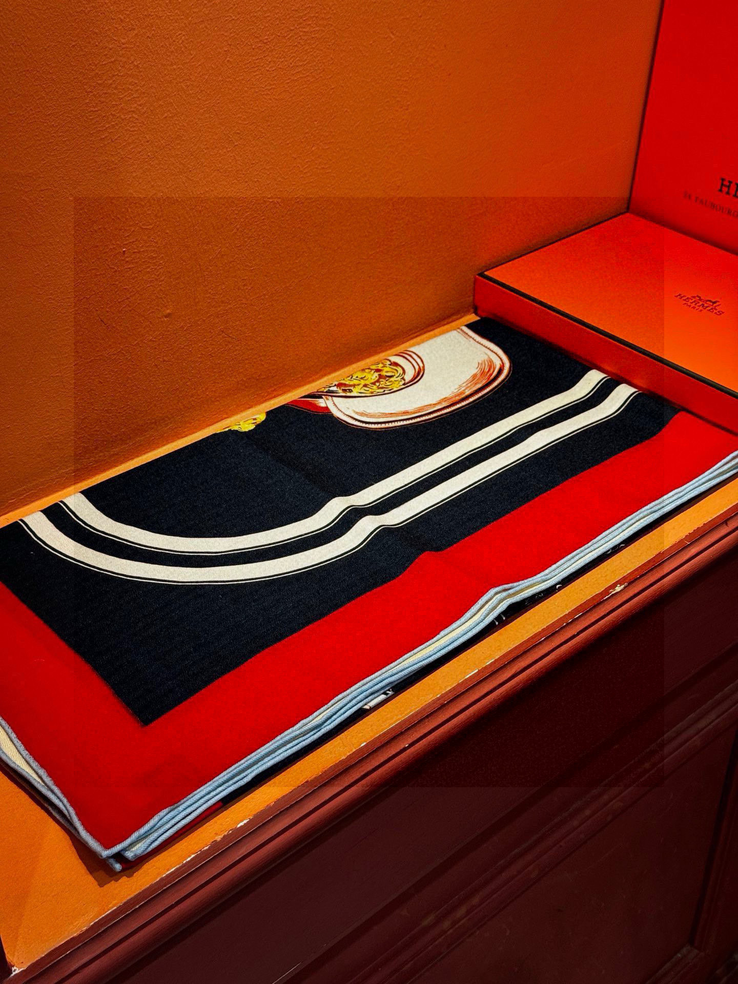 エルメスマフラーコピー新商品ブライドル両面カシミアスクエアスカーフ 215881品質保証！激安送料無料