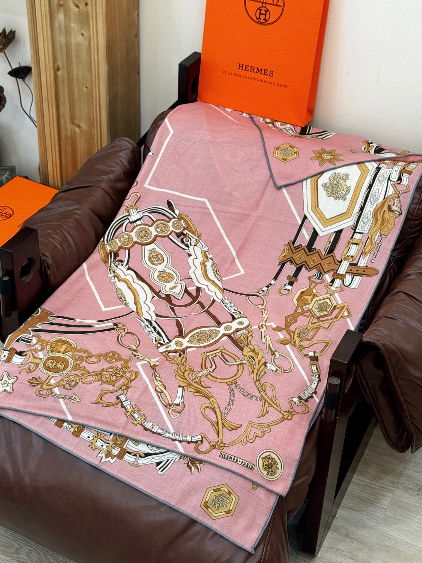 2025当店通販商品エルメスの新作秋冬トップス両面同色シルクカシミヤショール 215889高い品質