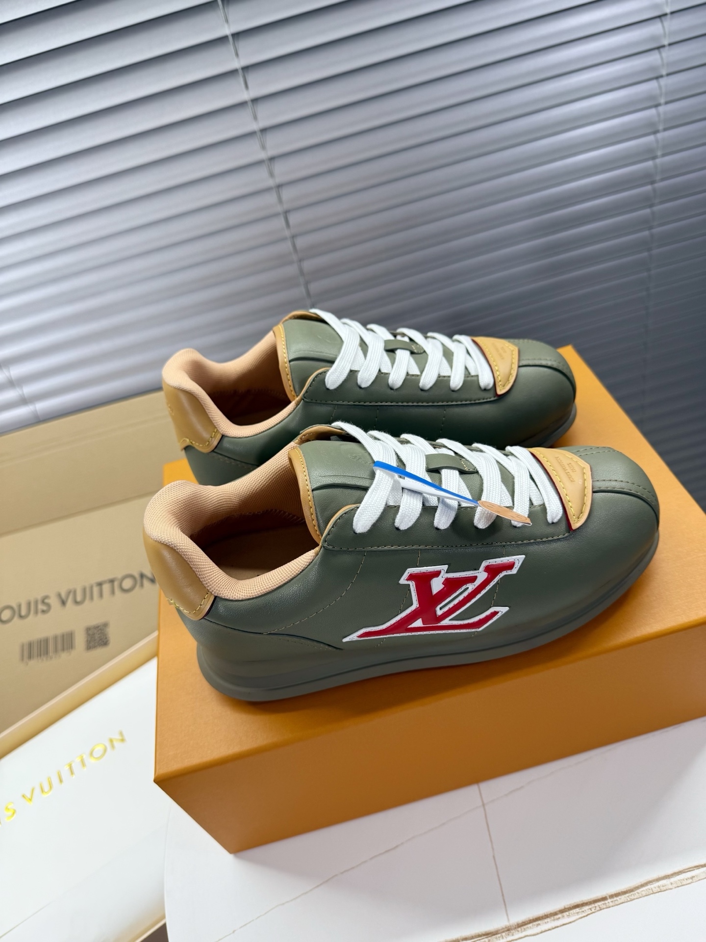 ルイヴィトン豪華なコピー靴ファレルバターソフト コラボレーションシリーズ 310981最高級