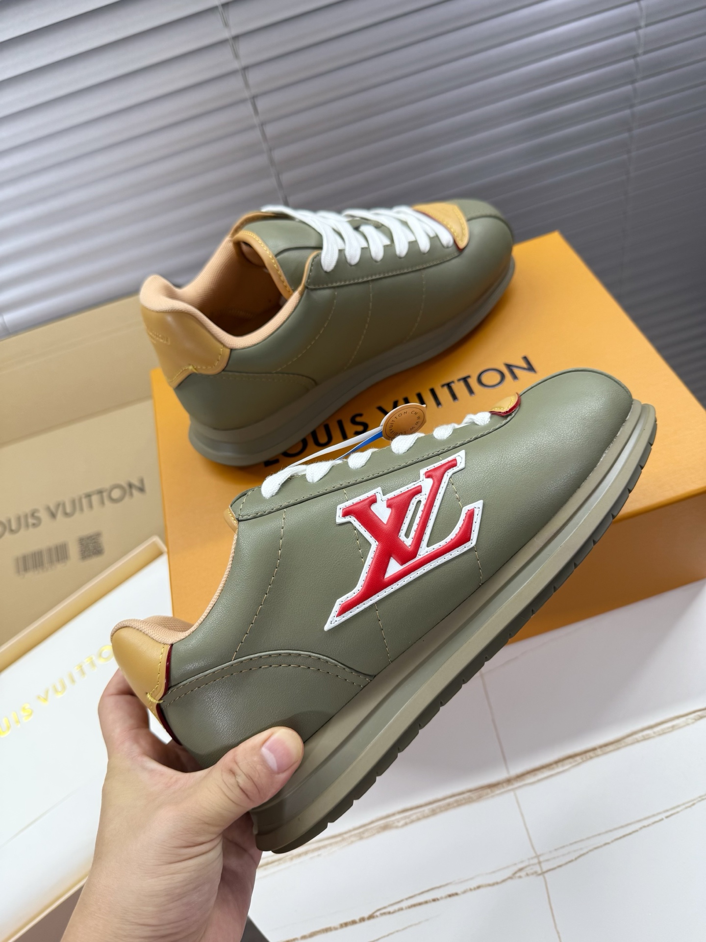 ルイヴィトン豪華なコピー靴ファレルバターソフト コラボレーションシリーズ 310981N級品