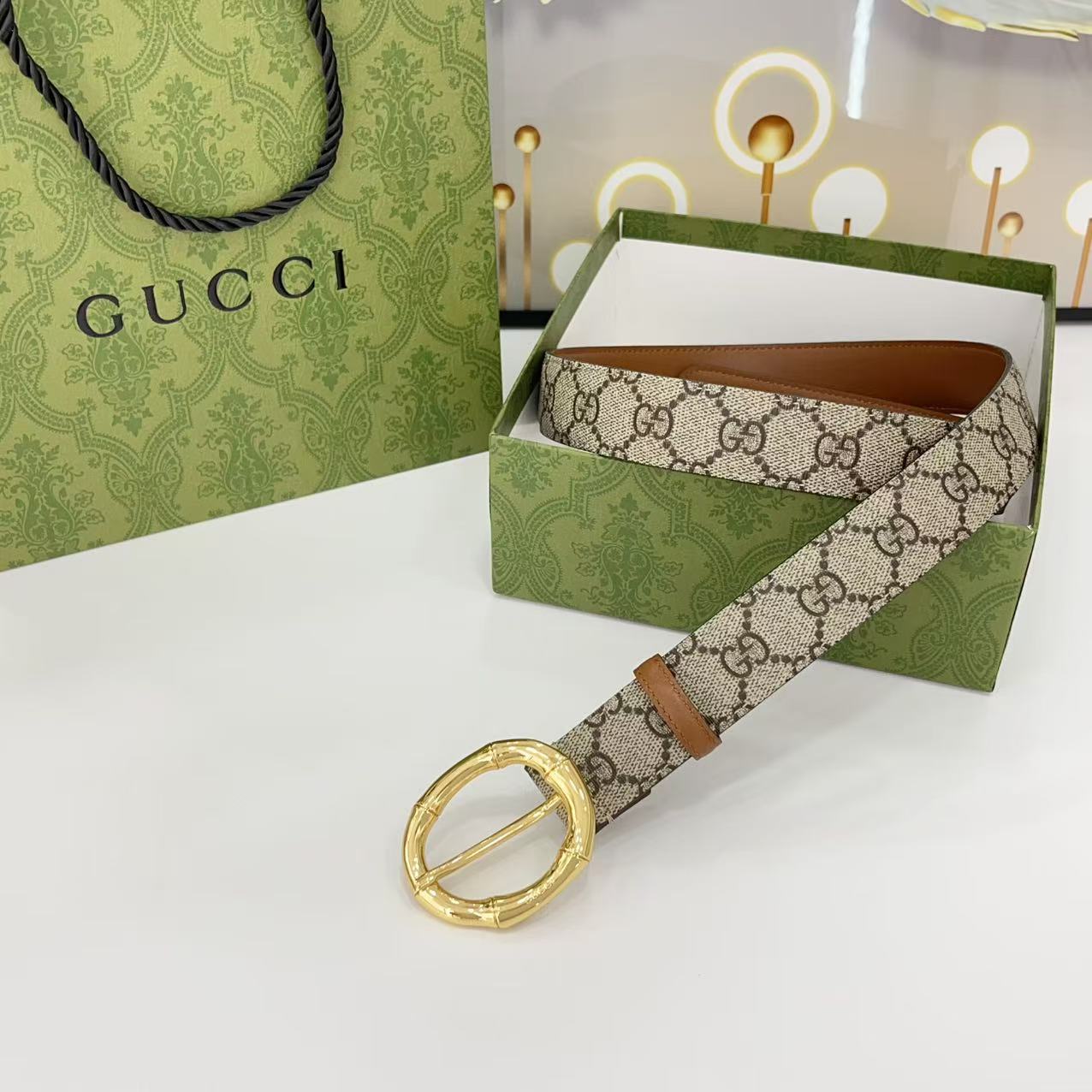人気Gucciスーパーコピー竹バックルと銅バックルの両面牛革ベルト 32484通販