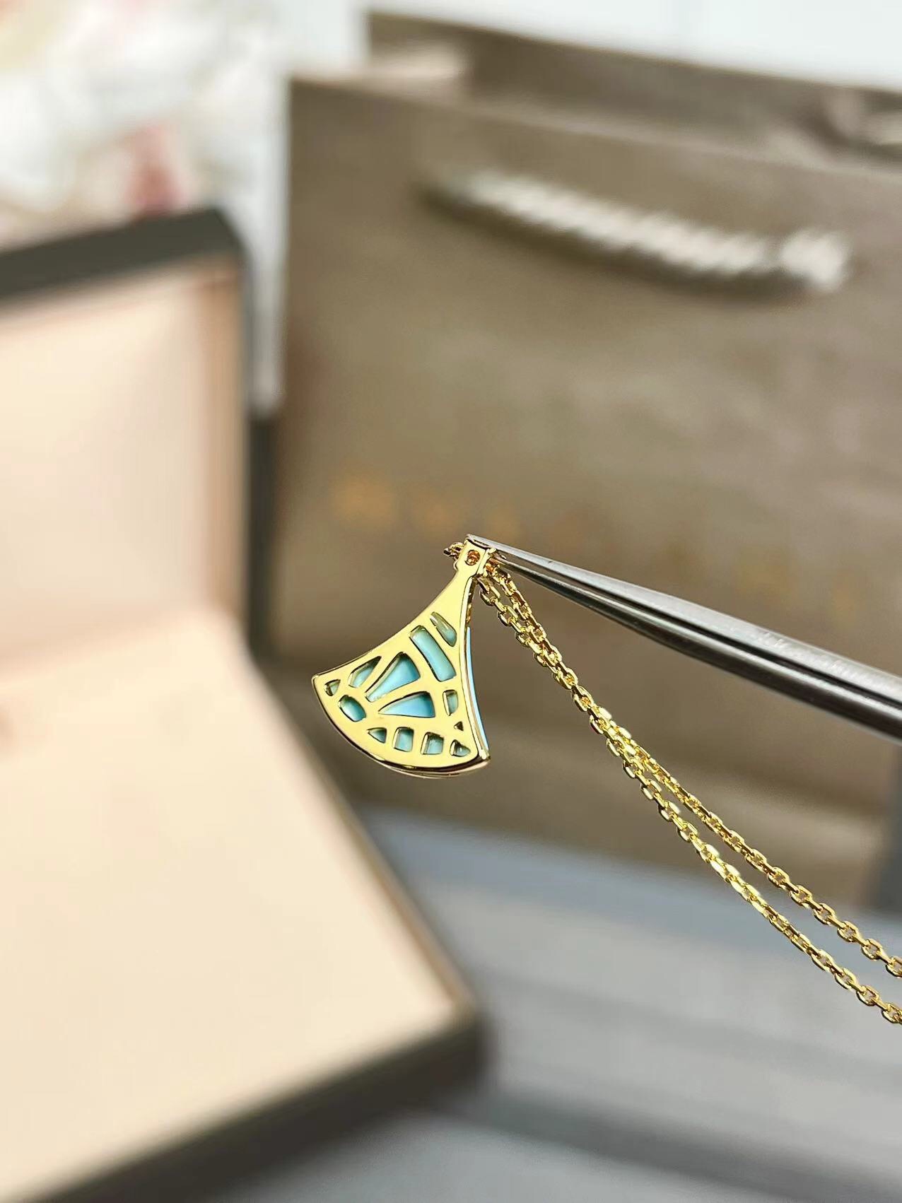 ブランドブルガリコピージュエリーターコイズ ファン特に美白ネックレス 371202代引きを販売