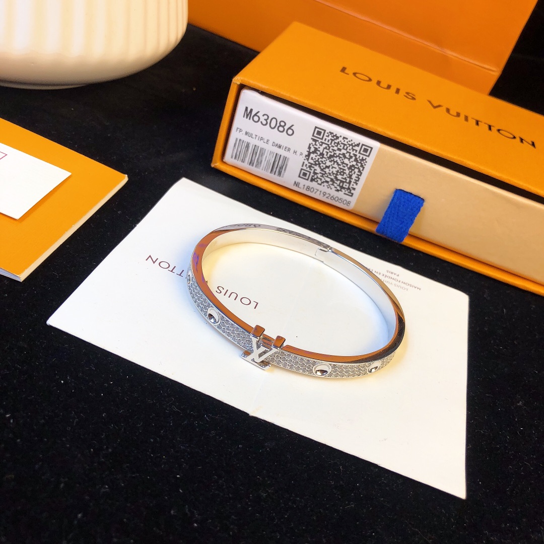 ルイヴィトン美しいデザイン高品質のエナメルブレスレットコピー 377068N級品