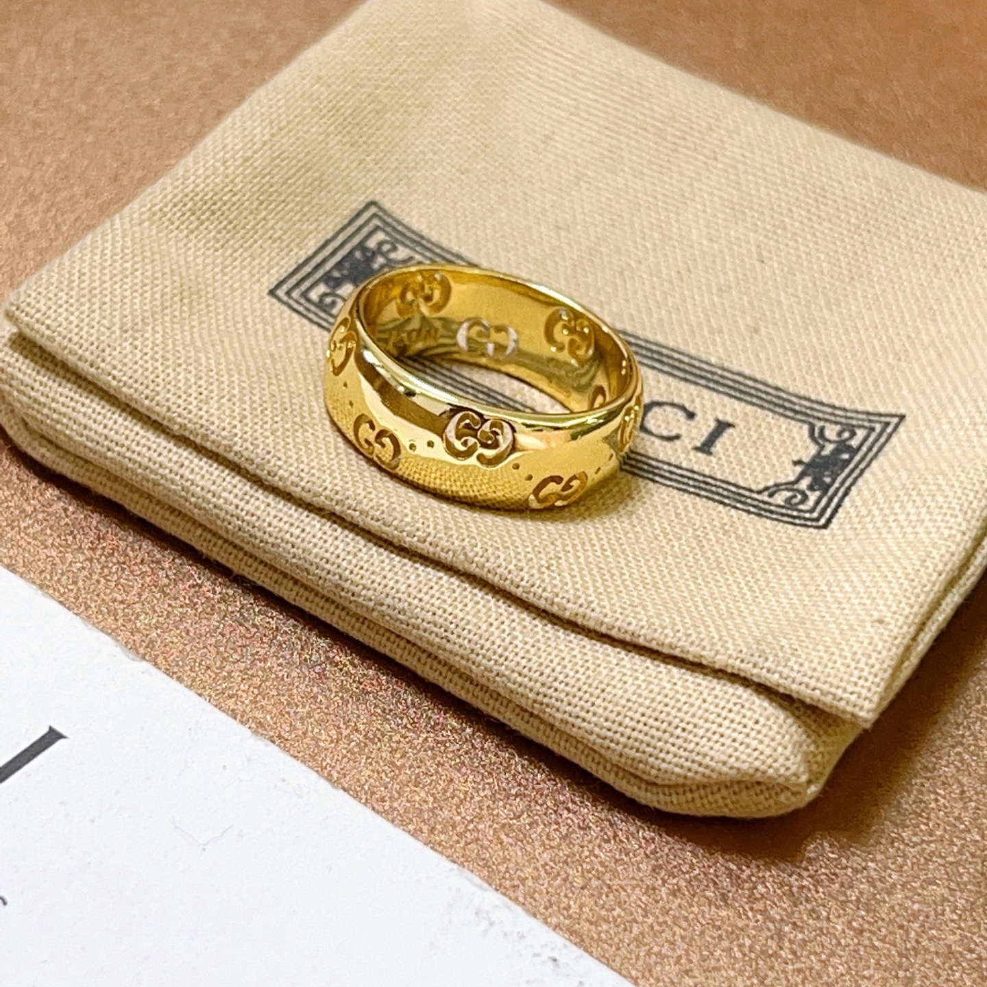 2025年の新製品グッチアクジュエリーリングコピー男女同款 377788人気
