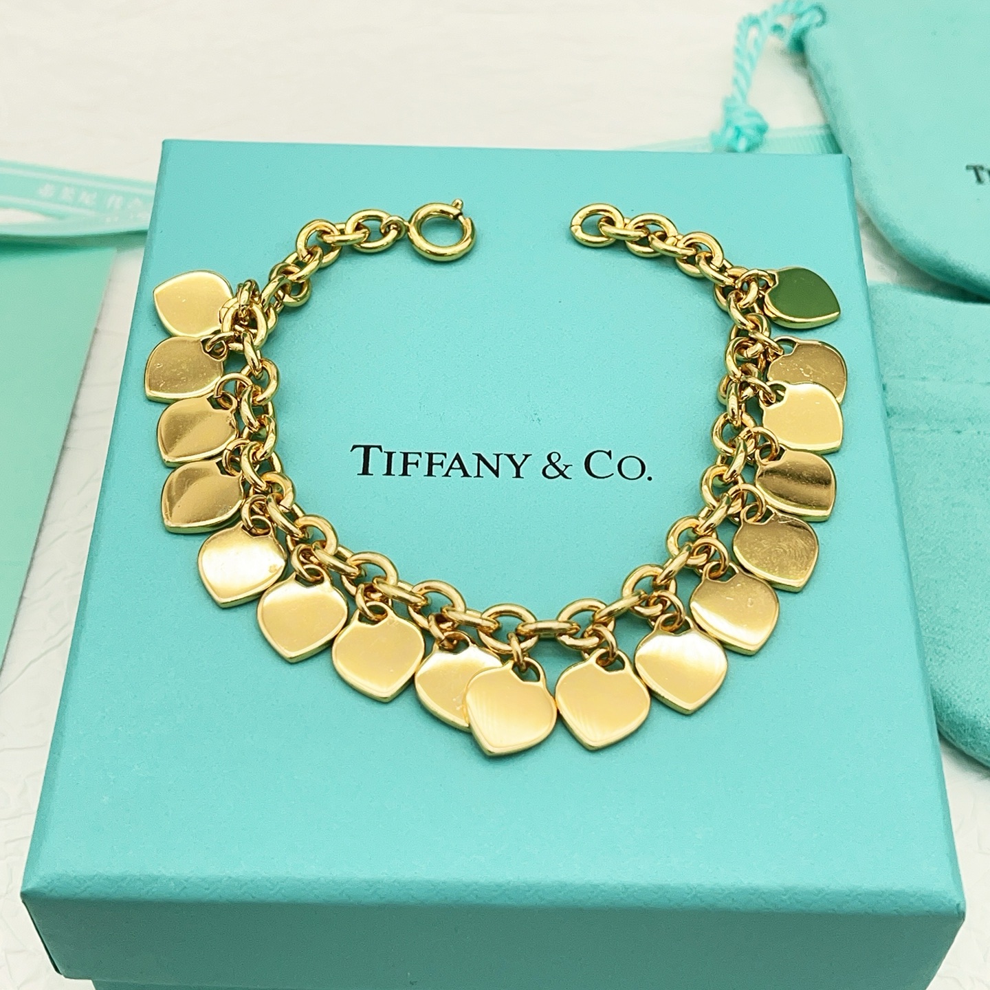 人気超絶のティファニージュエリーブレスレットコピーハートゴールド 417691信用第一激安送料無料