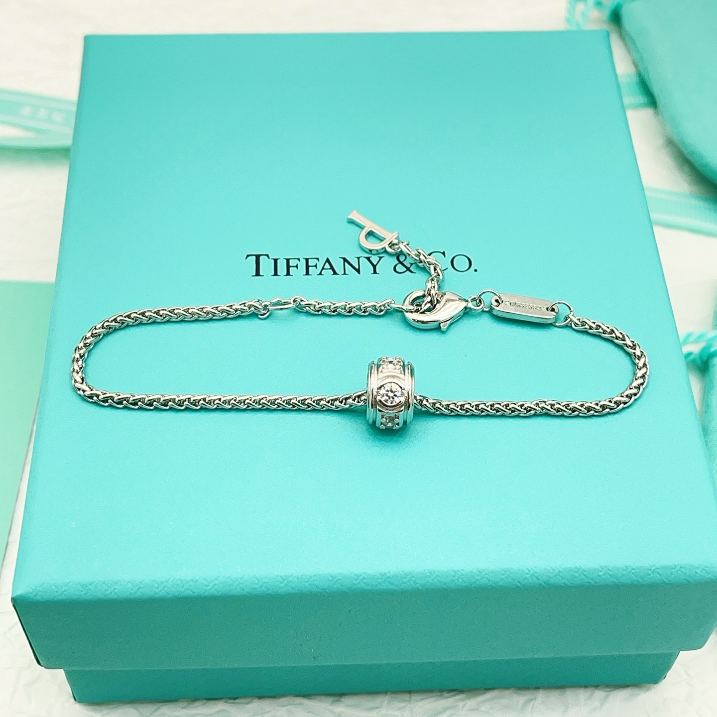 ティファニー最新商品のドラム型ダイヤモンド高級シルバーブレスレットコピー 417697高い品質