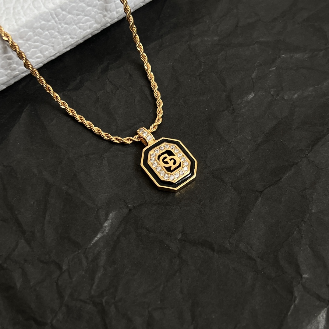 激安買取ディオールジュエリーネックレスコピーヴィンテージ甘い気質 420732人気