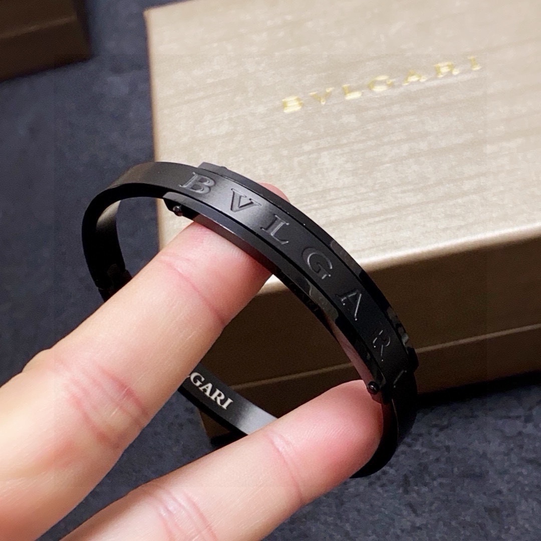 ブルガリの最新型出現メンズスーパーコピー偽物ブレスレット 429406N級品