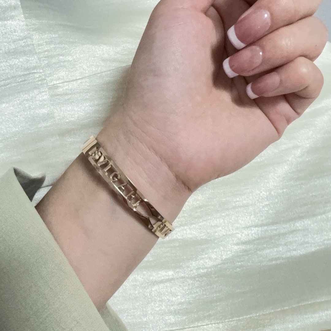 高品質魅惑的透かし彫りブルガリジュエリーブレスレットコピー 429407激安買取激安送料無料