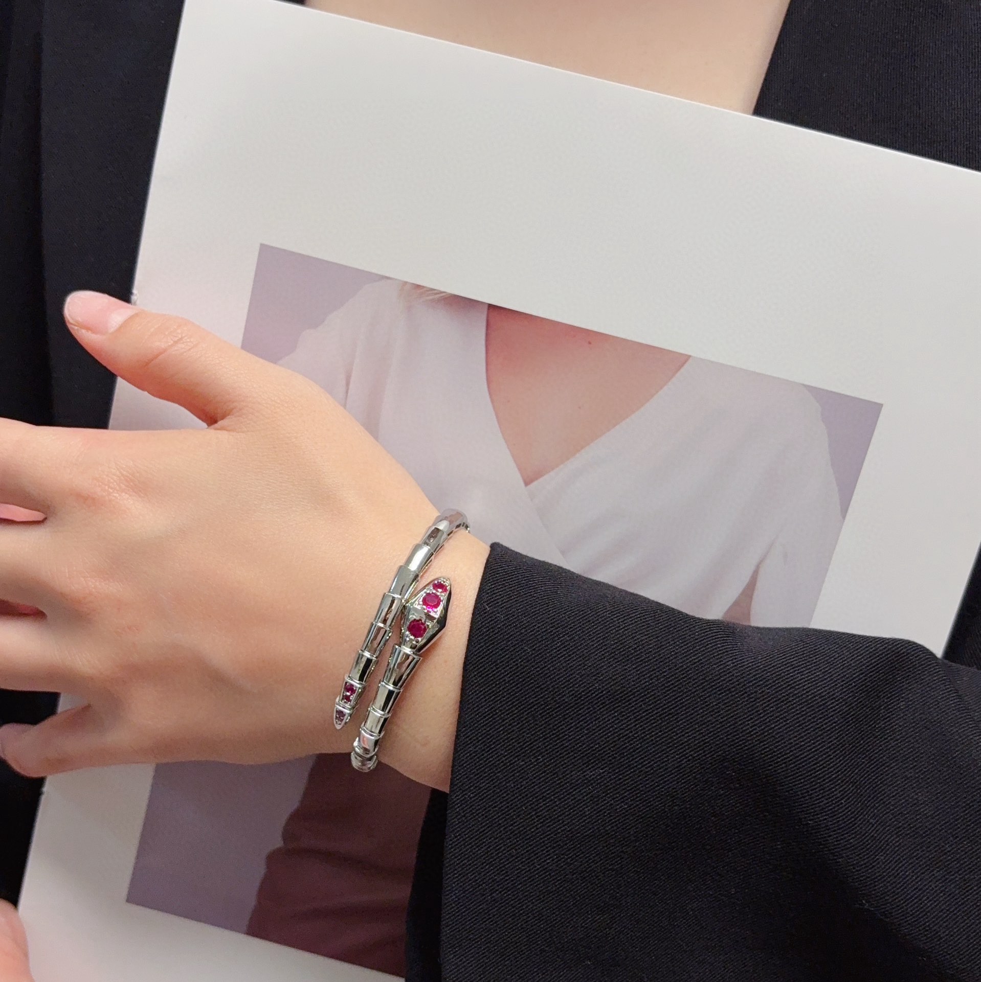 ブルガリの高級高級サーペントデザイン最新ルビーブレスレットコピー 429408通販