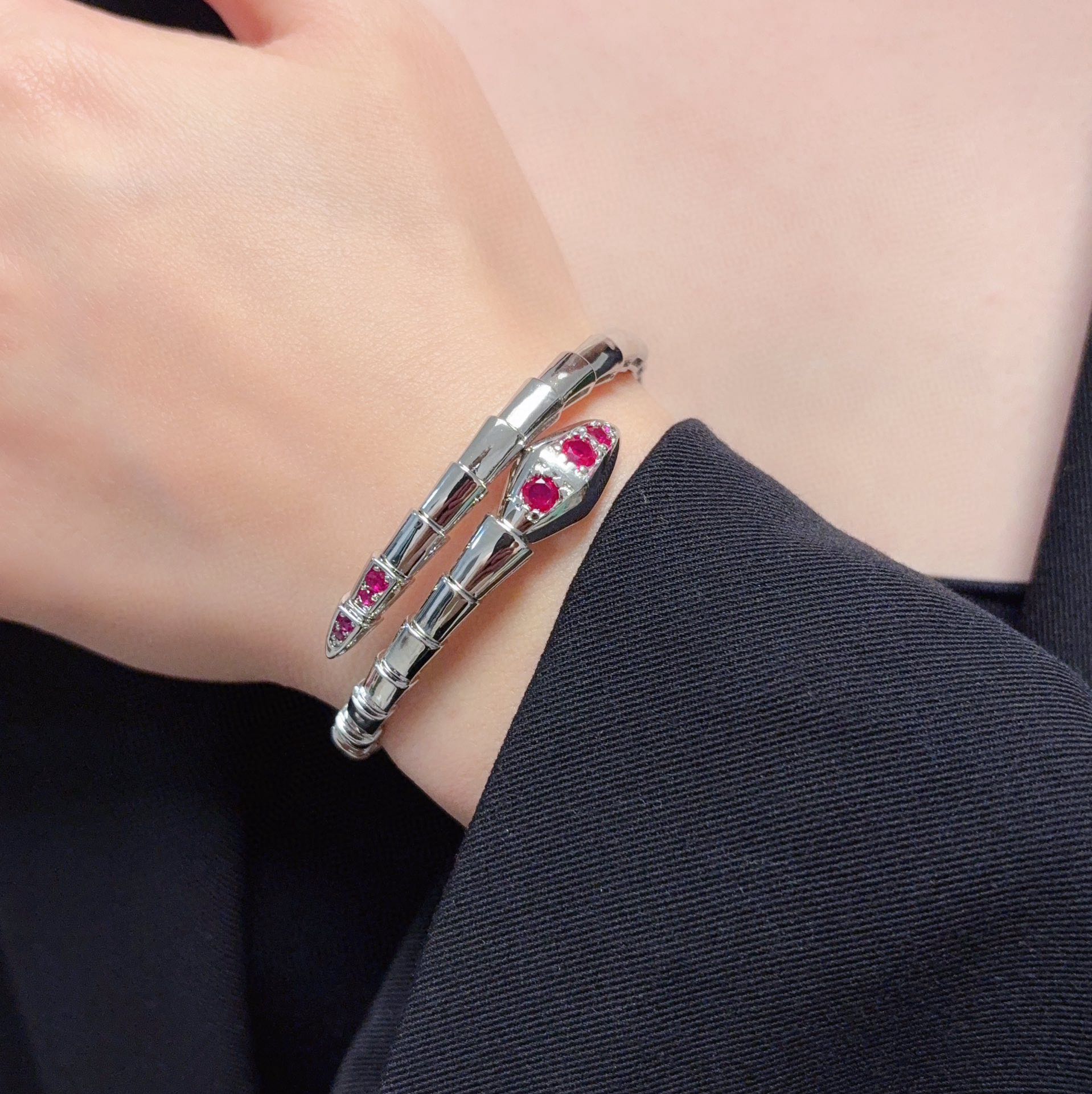 ブルガリの高級高級サーペントデザイン最新ルビーブレスレットコピー 429408激安送料無料