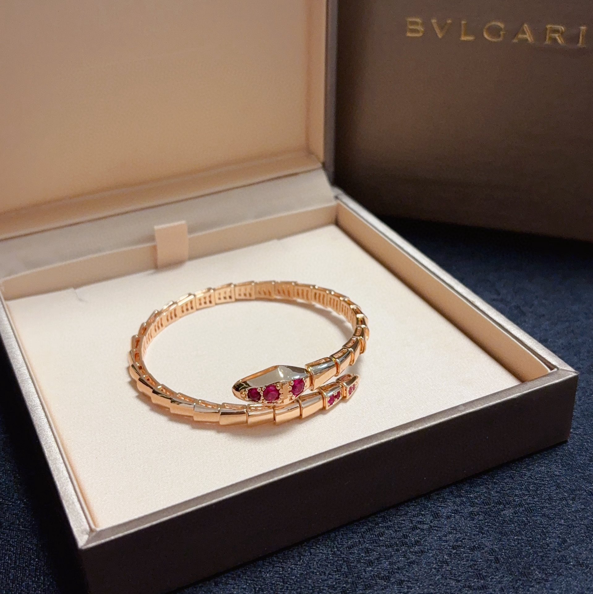 ブルガリの高級高級サーペントデザイン最新ルビーブレスレットコピー 429408人気