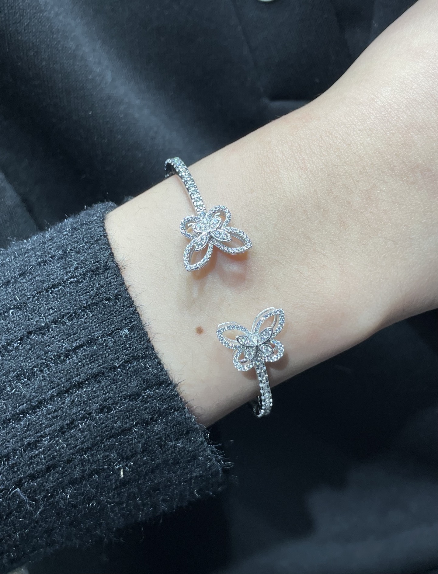 グラフスーパーコピーダブルバタフライバングル最高品質のキュービックジルコニア 436339