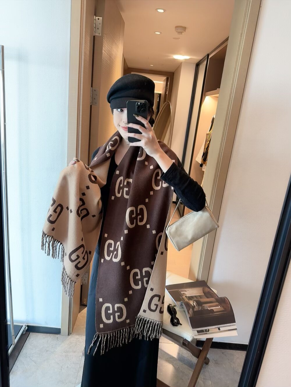 グッチ豪華さと上品の両面ツートンスカーフ安心と信頼老舗 555001人気