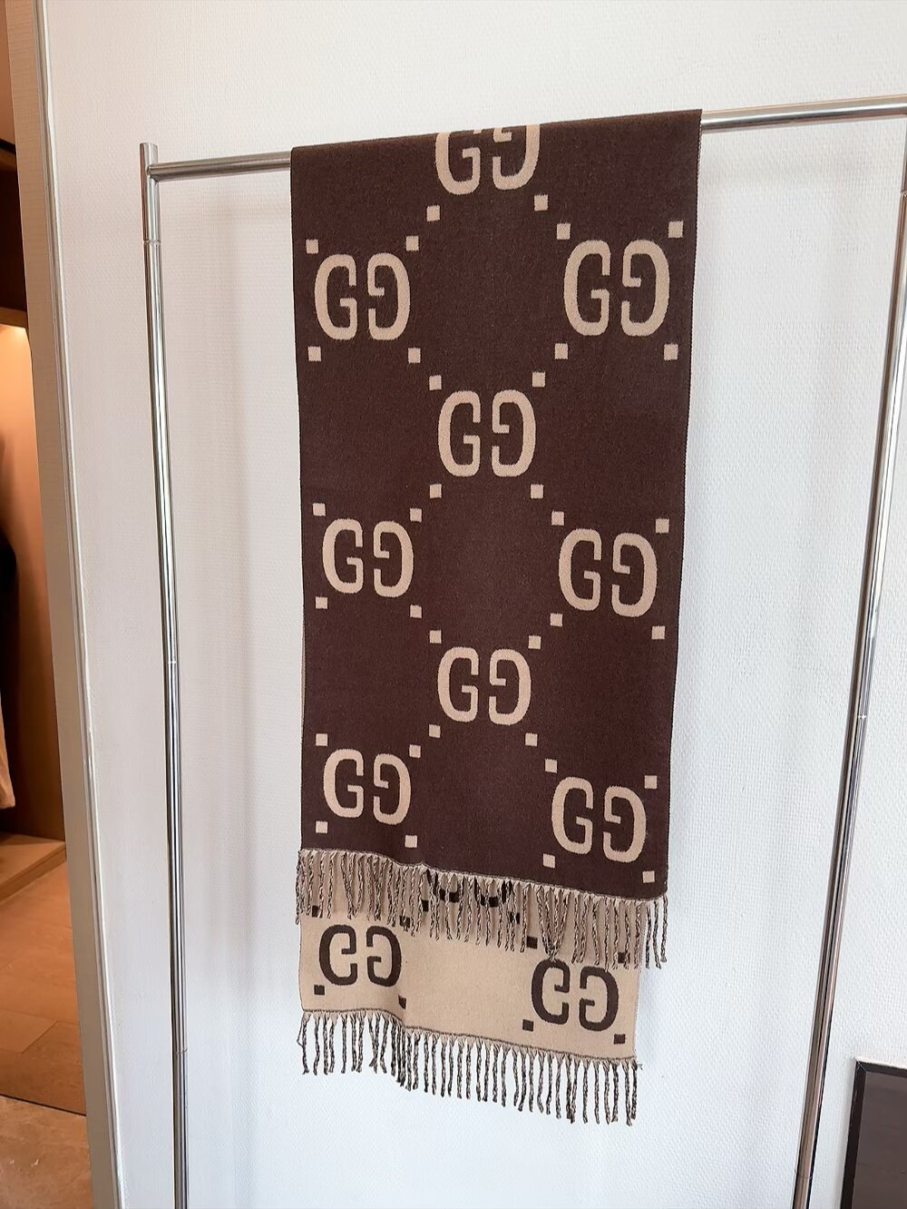 グッチ豪華さと上品の両面ツートンスカーフ安心と信頼老舗 555001N級品