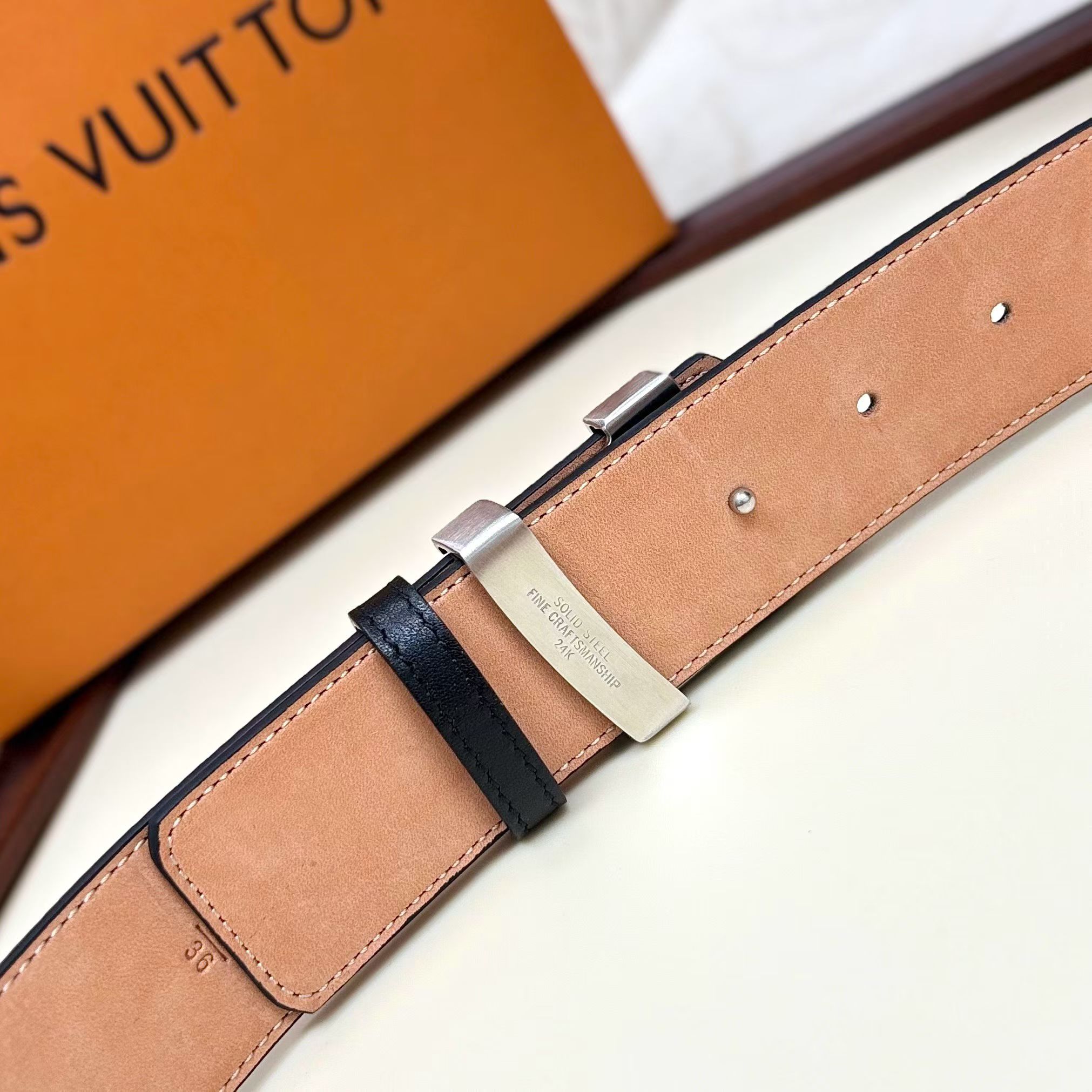 高級ルイヴィトンスーパーコピーベルト4.0ソリッドスチール刻印バックル 663071人気