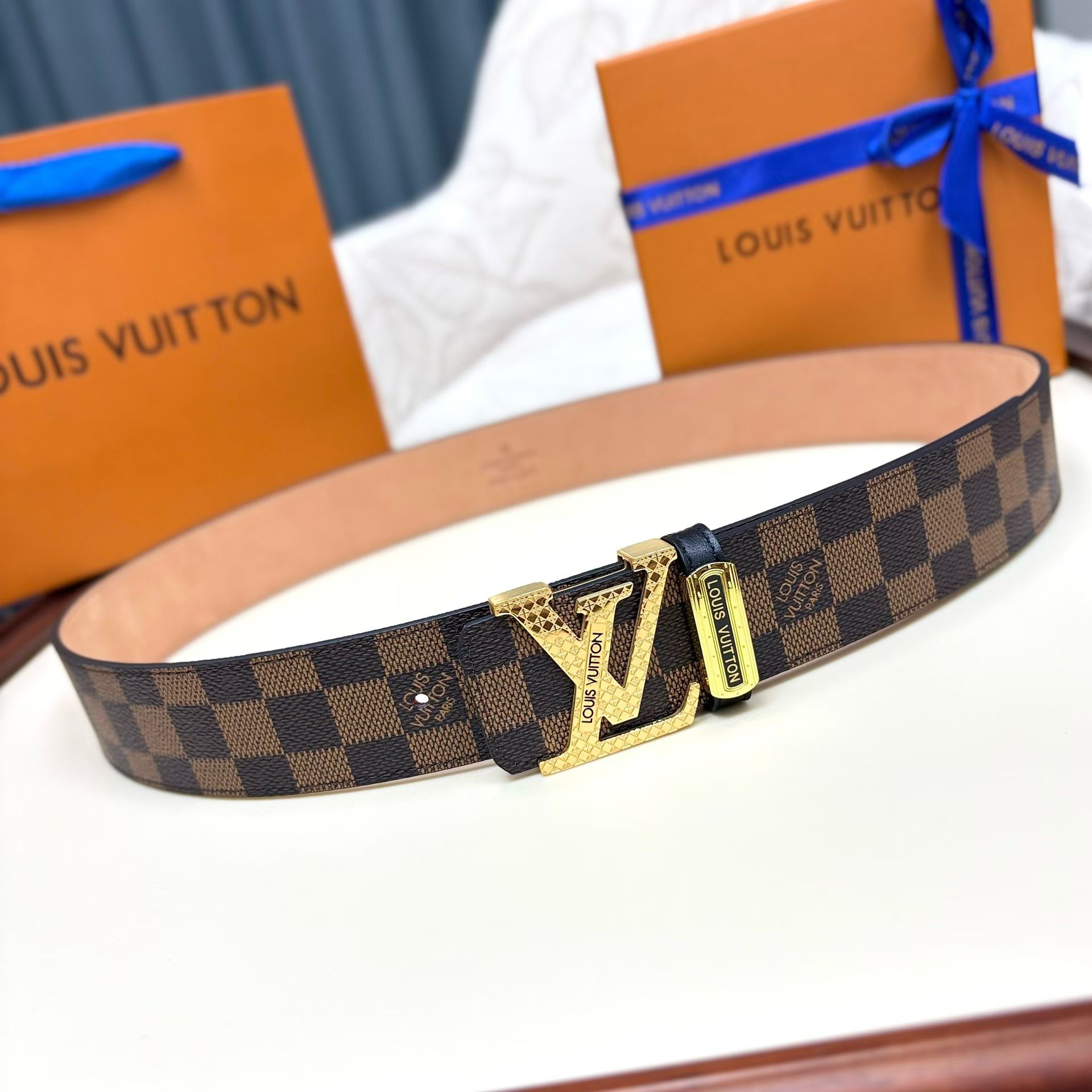 高級ルイヴィトンスーパーコピーベルト4.0ソリッドスチール刻印バックル 663071品質保証