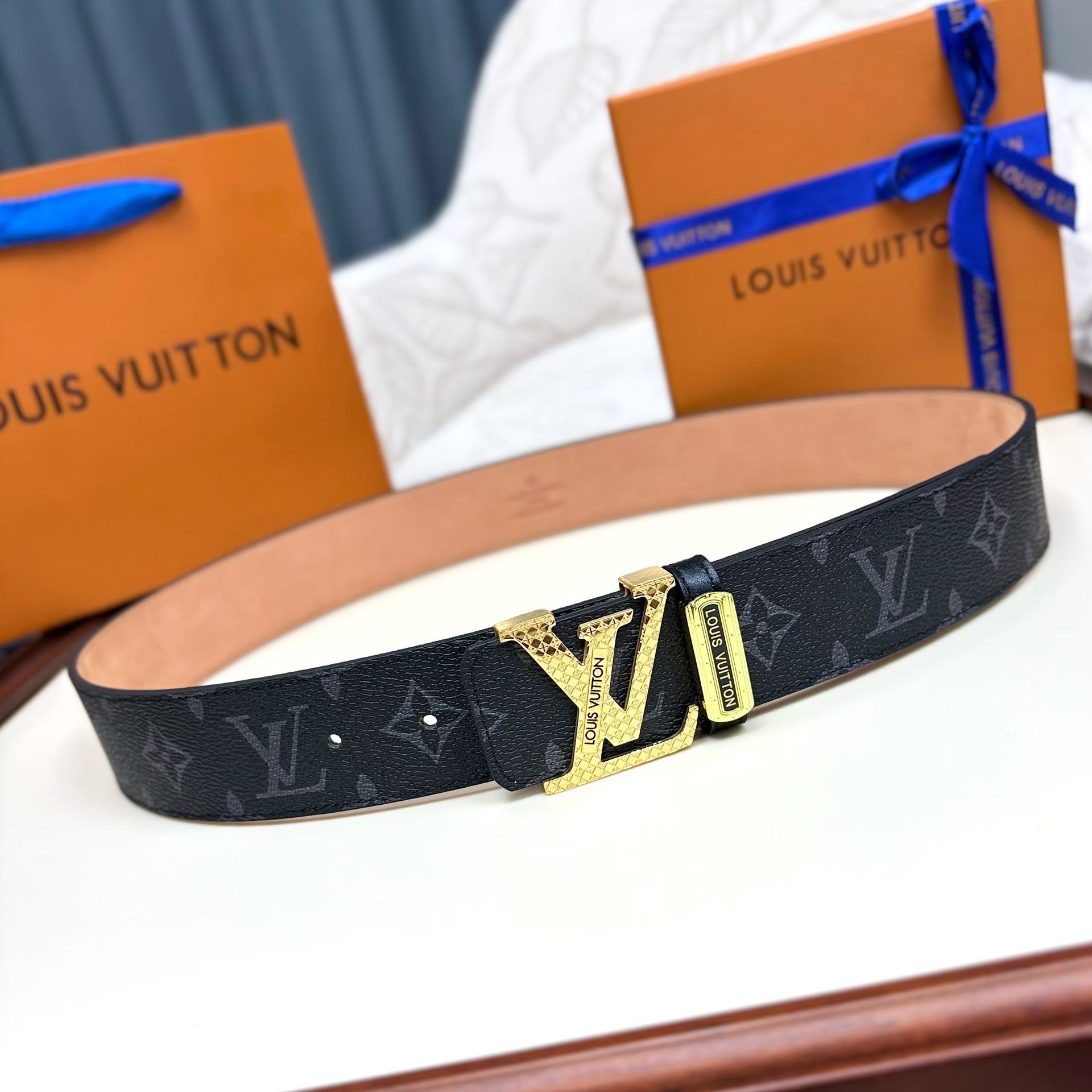 ルイヴィトンベルトコピーソリッドスチール刻印バックルN級品実物写真 663072高い品質