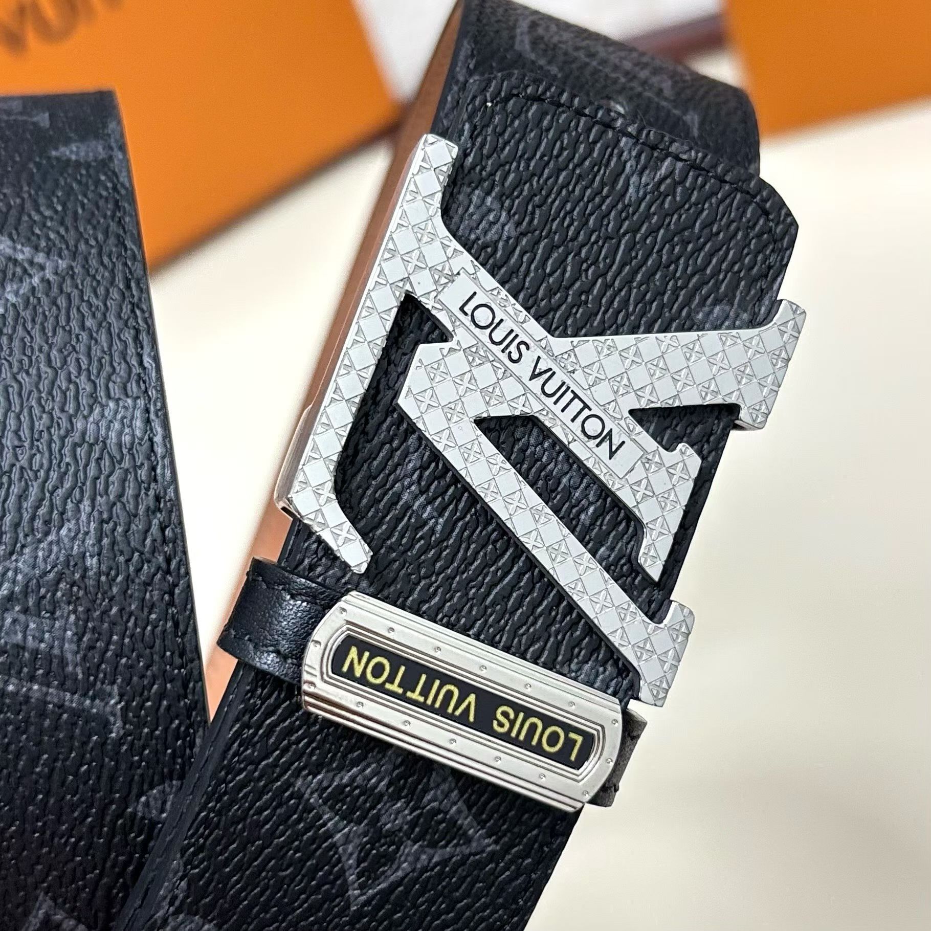 ルイヴィトンベルトコピーソリッドスチール刻印バックルN級品実物写真 663072最高級