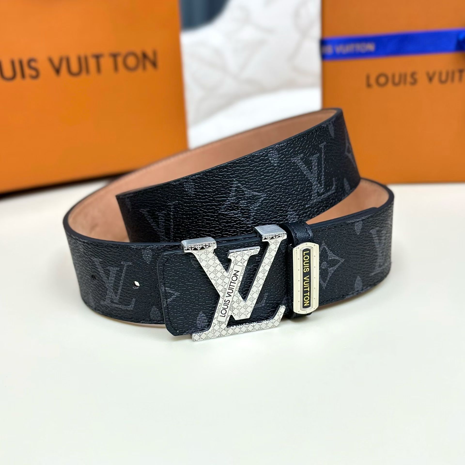 ルイヴィトンベルトコピーソリッドスチール刻印バックルN級品実物写真 663072N級品