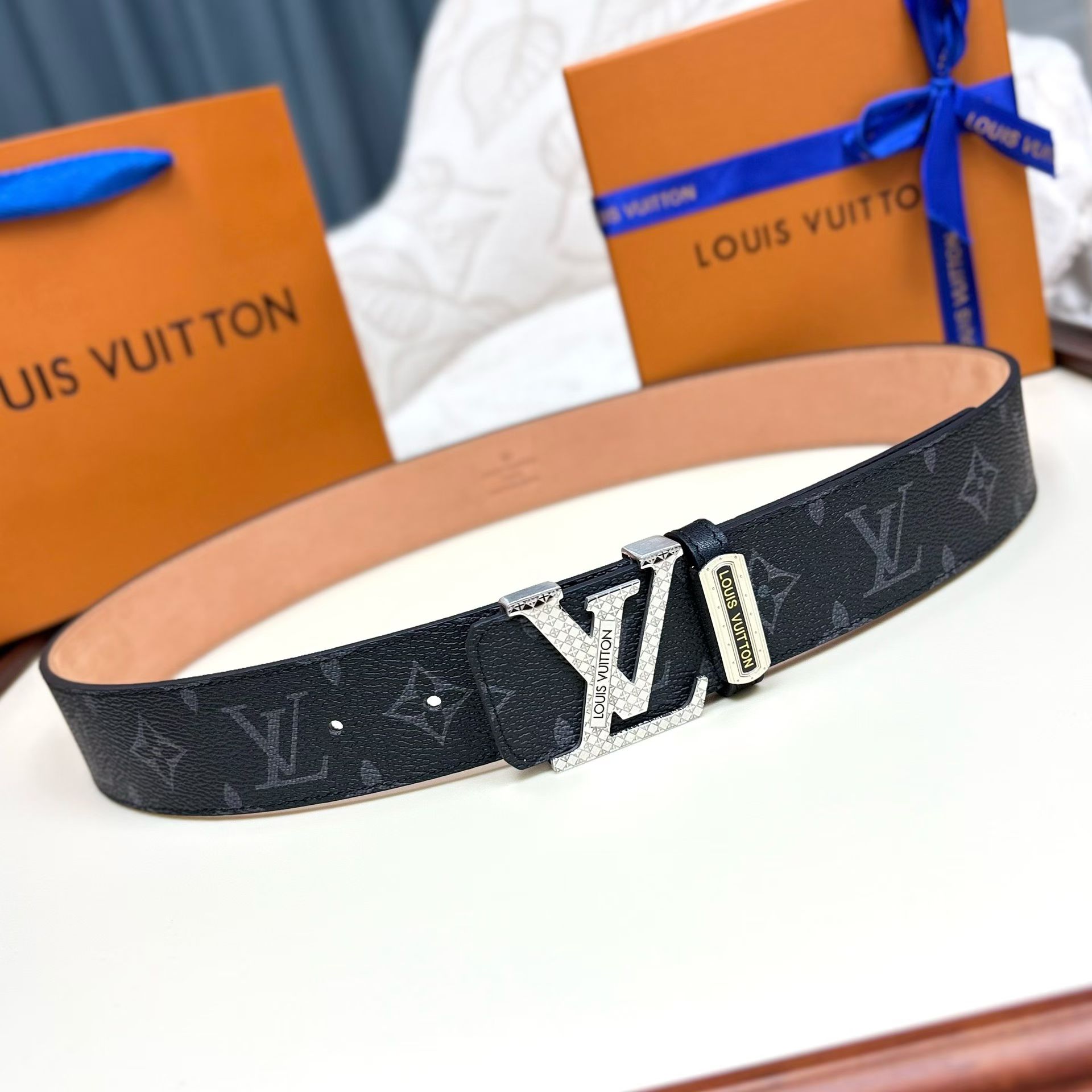 ルイヴィトンベルトコピーソリッドスチール刻印バックルN級品実物写真 663072品質保証