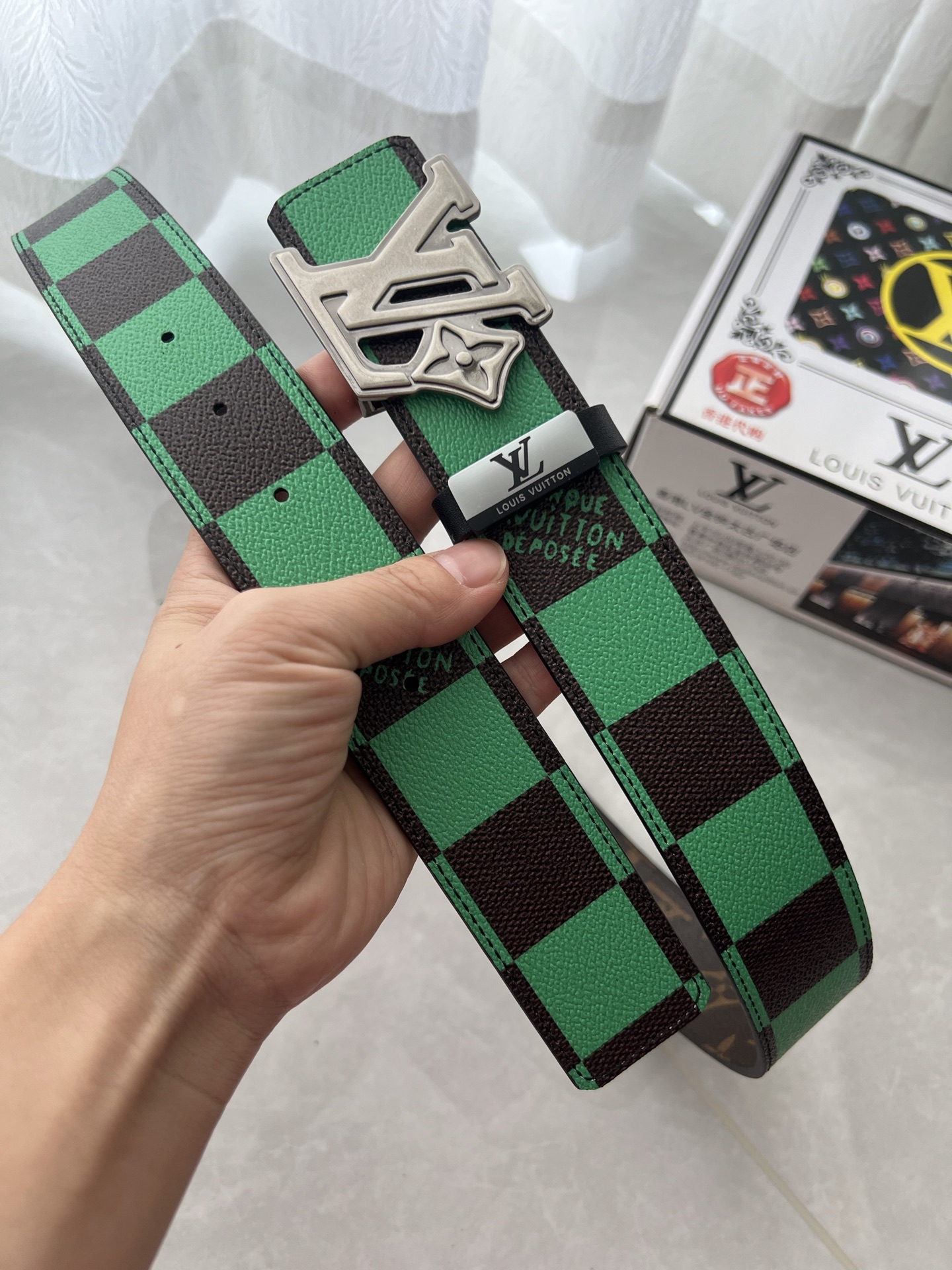 精巧な職人技ルイヴィトン男性3色ベルトコピー贈り物に最適 663266N級品