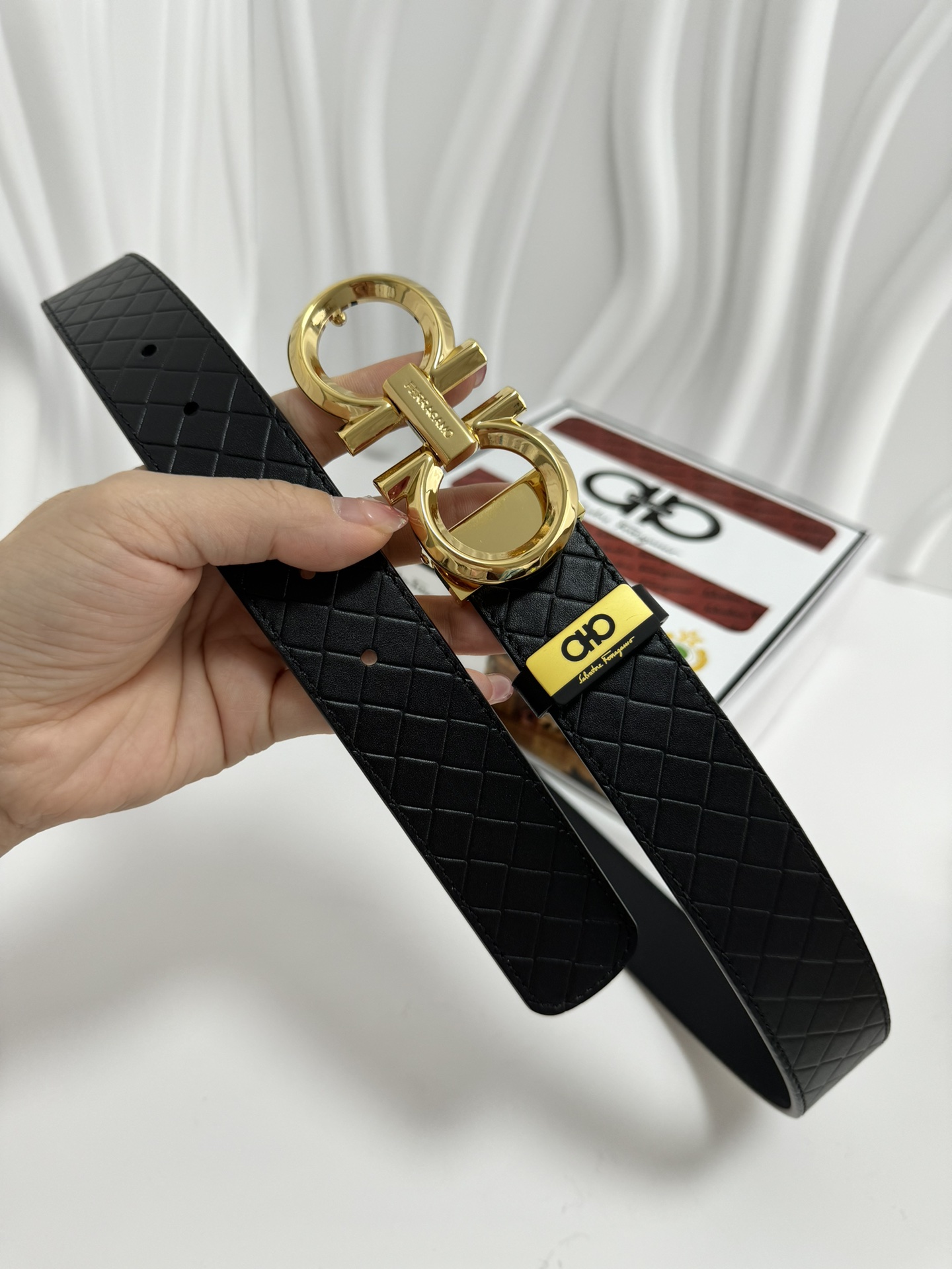 ブランドフェラガモコピー男性ベルト最高級牛革100%自身用にも最適です 667809通販