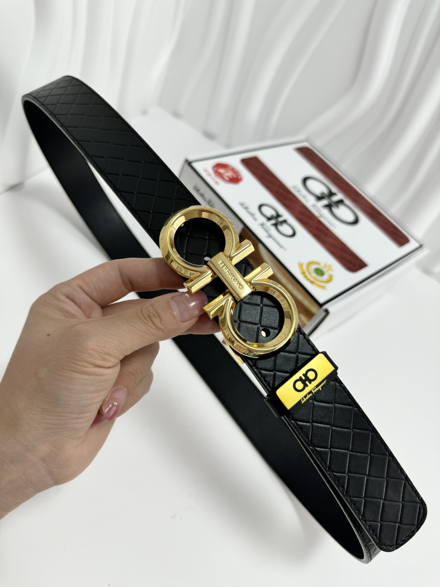 ブランドフェラガモコピー男性ベルト最高級牛革100%自身用にも最適です 667809激安送料無料