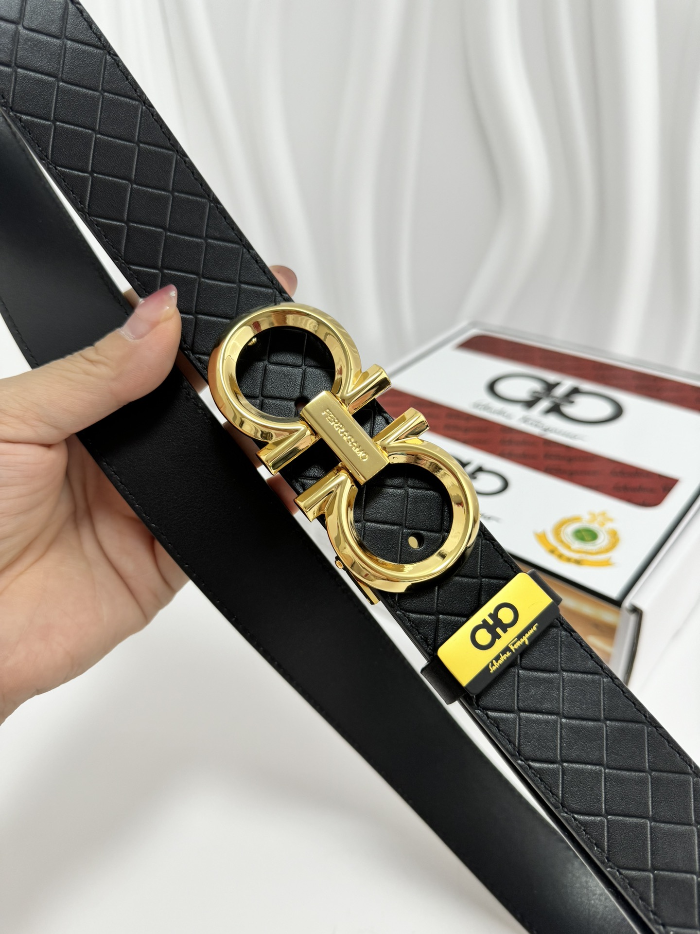 ブランドフェラガモコピー男性ベルト最高級牛革100%自身用にも最適です 667809高い品質