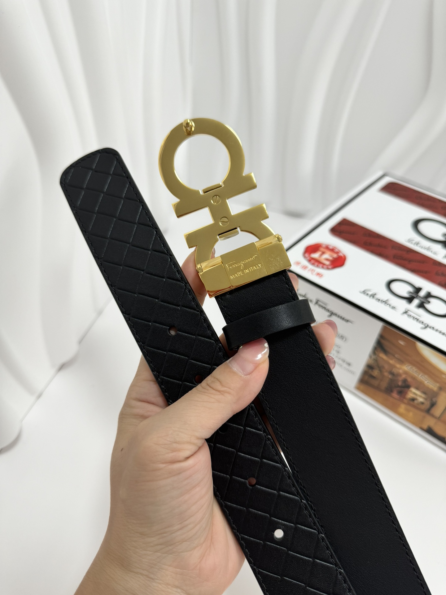 ブランドフェラガモコピー男性ベルト最高級牛革100%自身用にも最適です 667809最高級