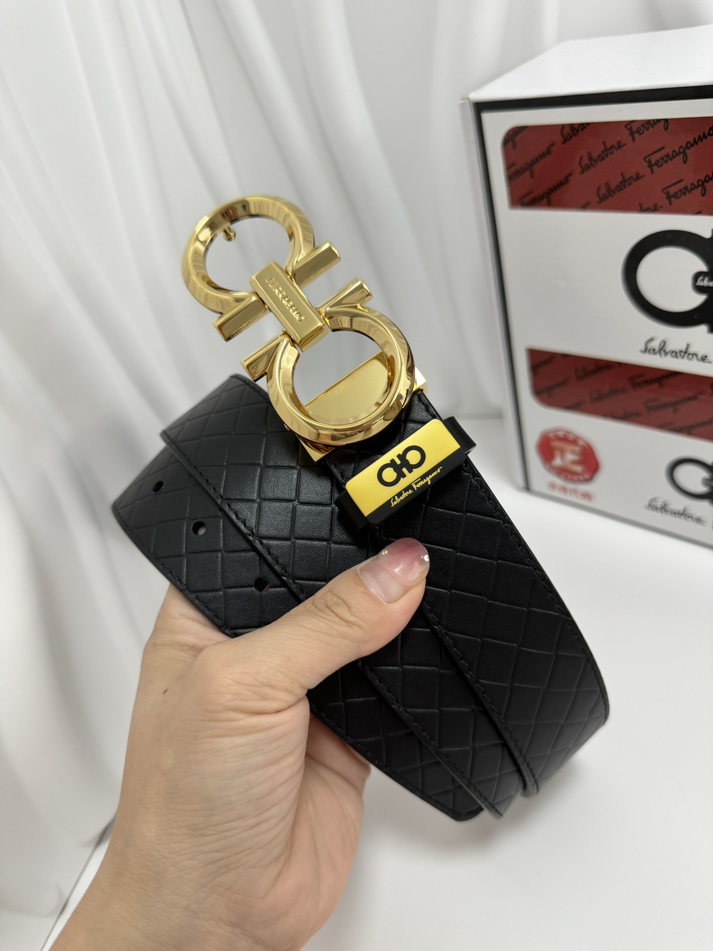 ブランドフェラガモコピー男性ベルト最高級牛革100%自身用にも最適です 667809