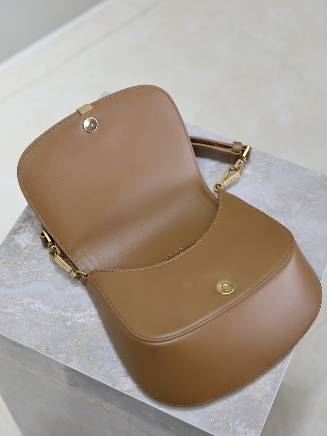 サンローランショルダーバッグコピーの黄色の牛革入荷 753824-1品質と安心最高級