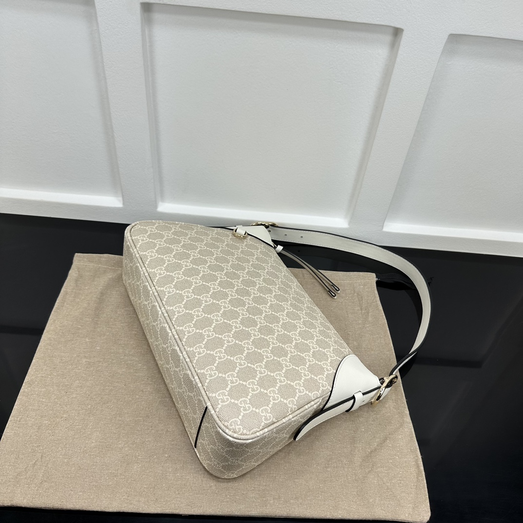 グッチの新款高品質アプリコットホワイトコピーバッグN級品販売 815216人気