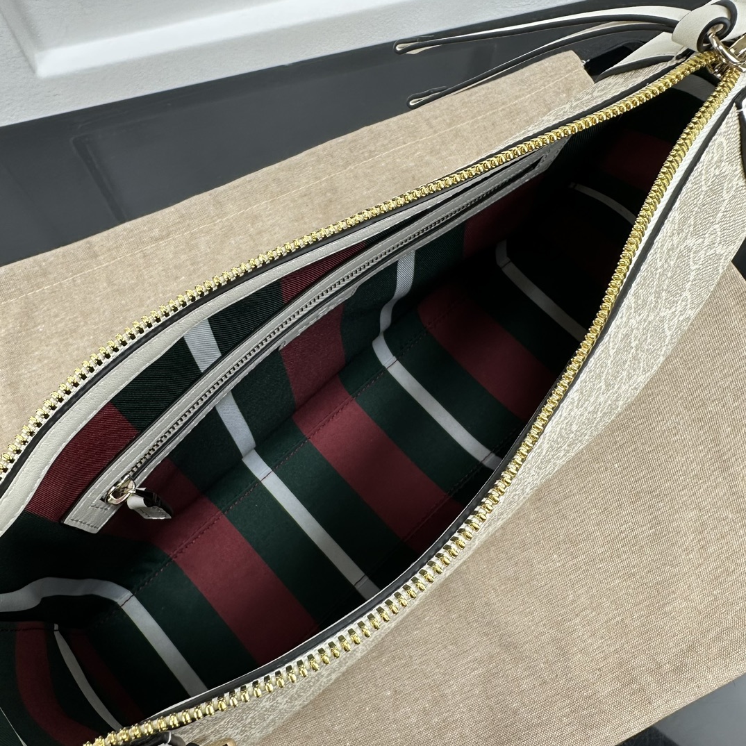 グッチの新款高品質アプリコットホワイトコピーバッグN級品販売 815216N級品