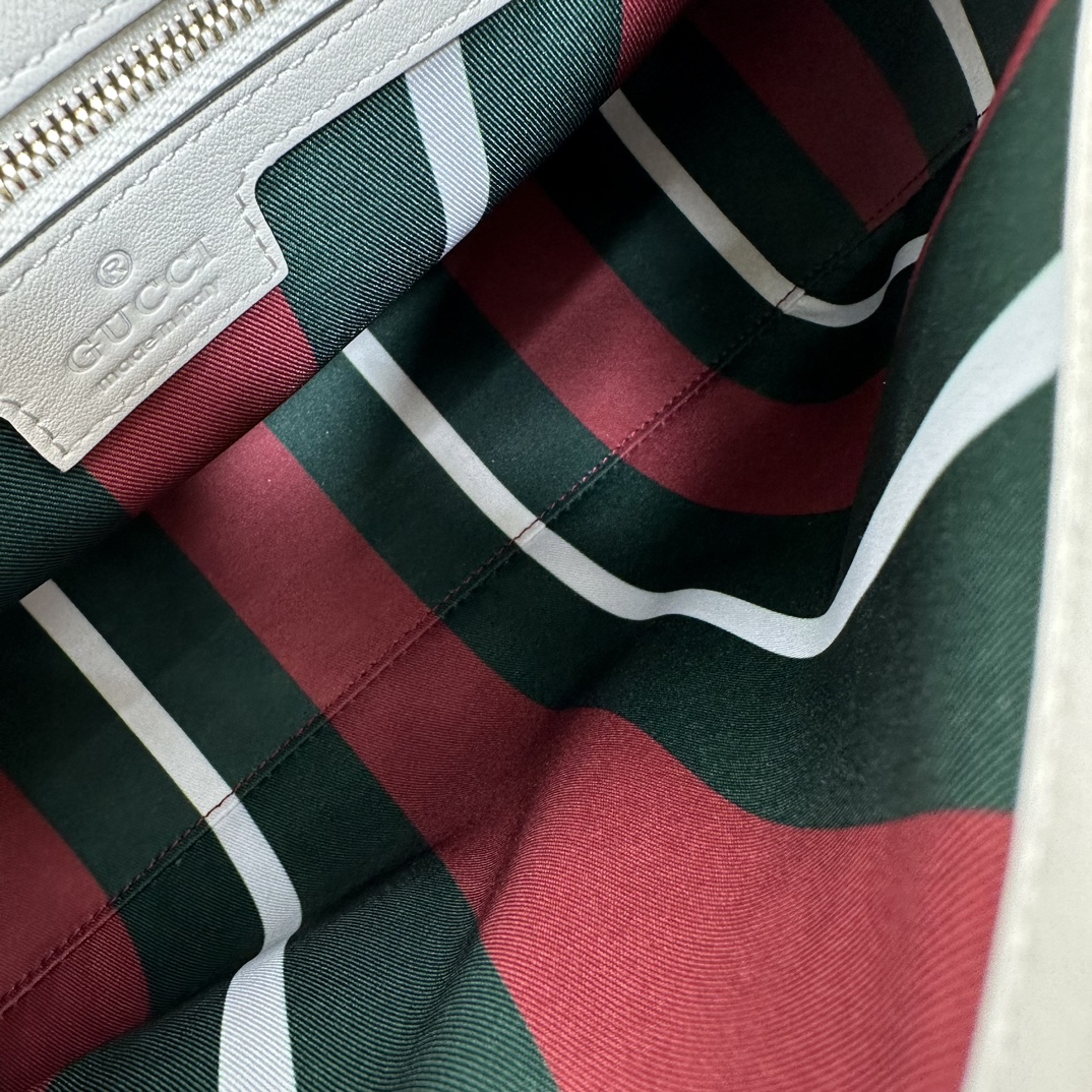 グッチの新款高品質アプリコットホワイトコピーバッグN級品販売 815216代引きを販売